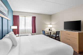 Hotel Quality Inn & Suites Civic Center photo 5