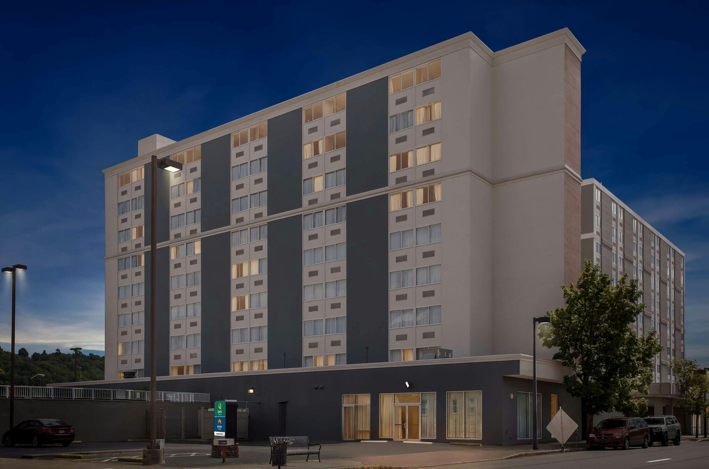 Suburban Studios Charleston Downtown