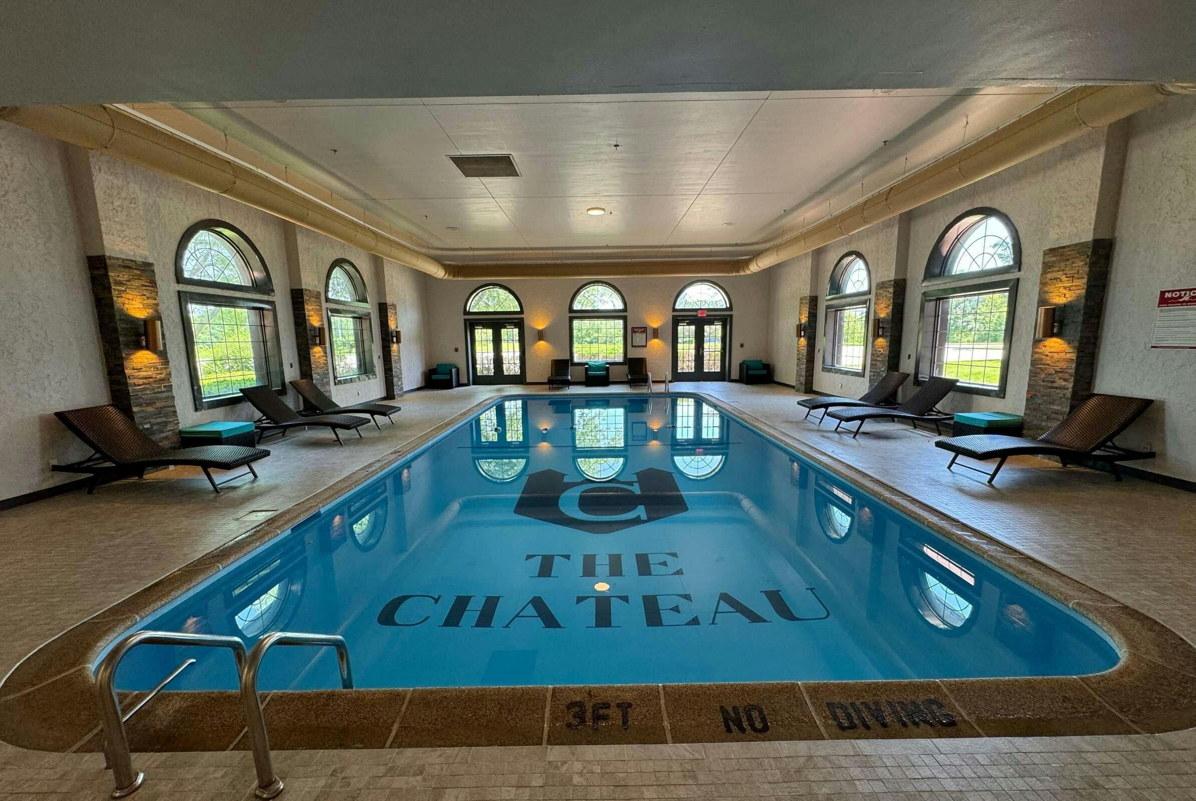 Hotel Chateau Hotel Conference Center photo 1