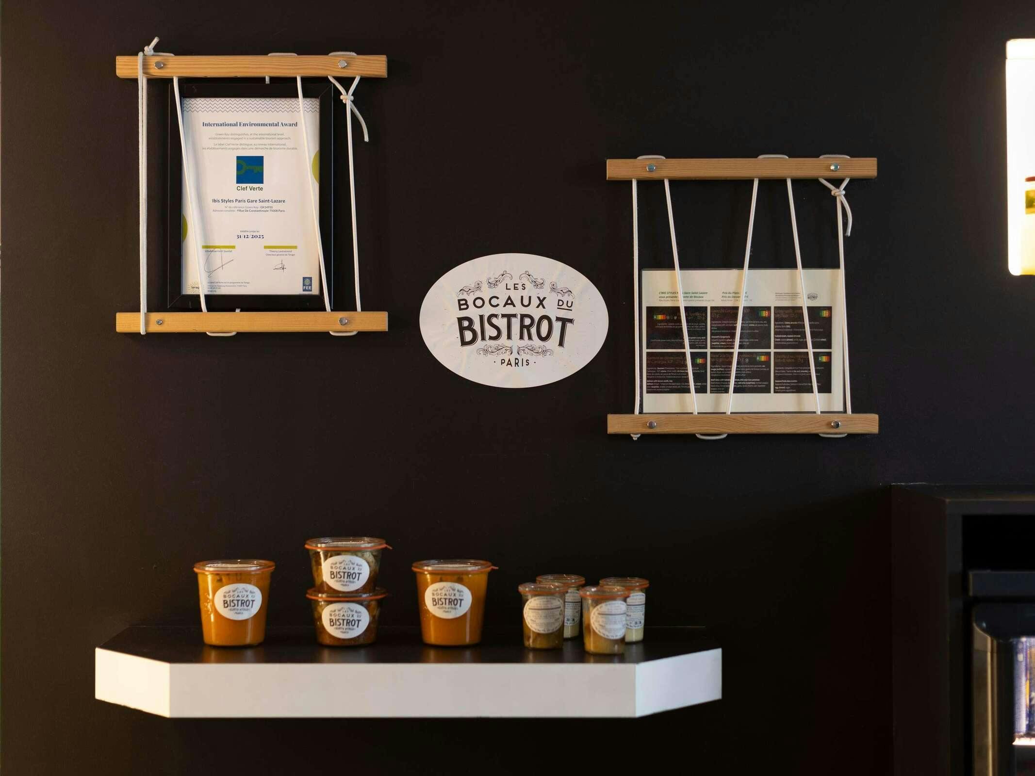 Hotel Ibis Styles Paris Gare Saint Lazare photo 2