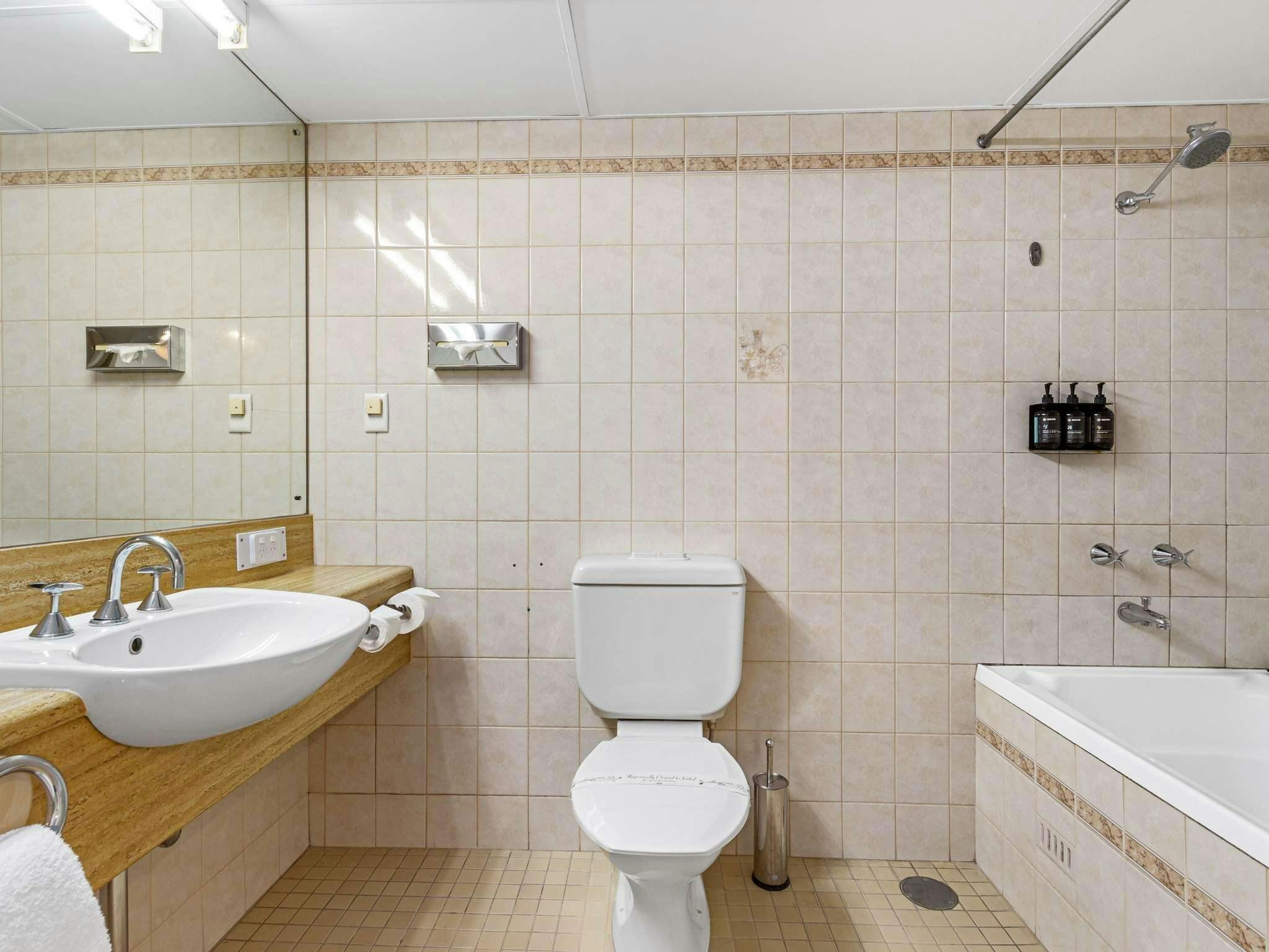 Hotel Mantra Meridien Adelaide photo 1