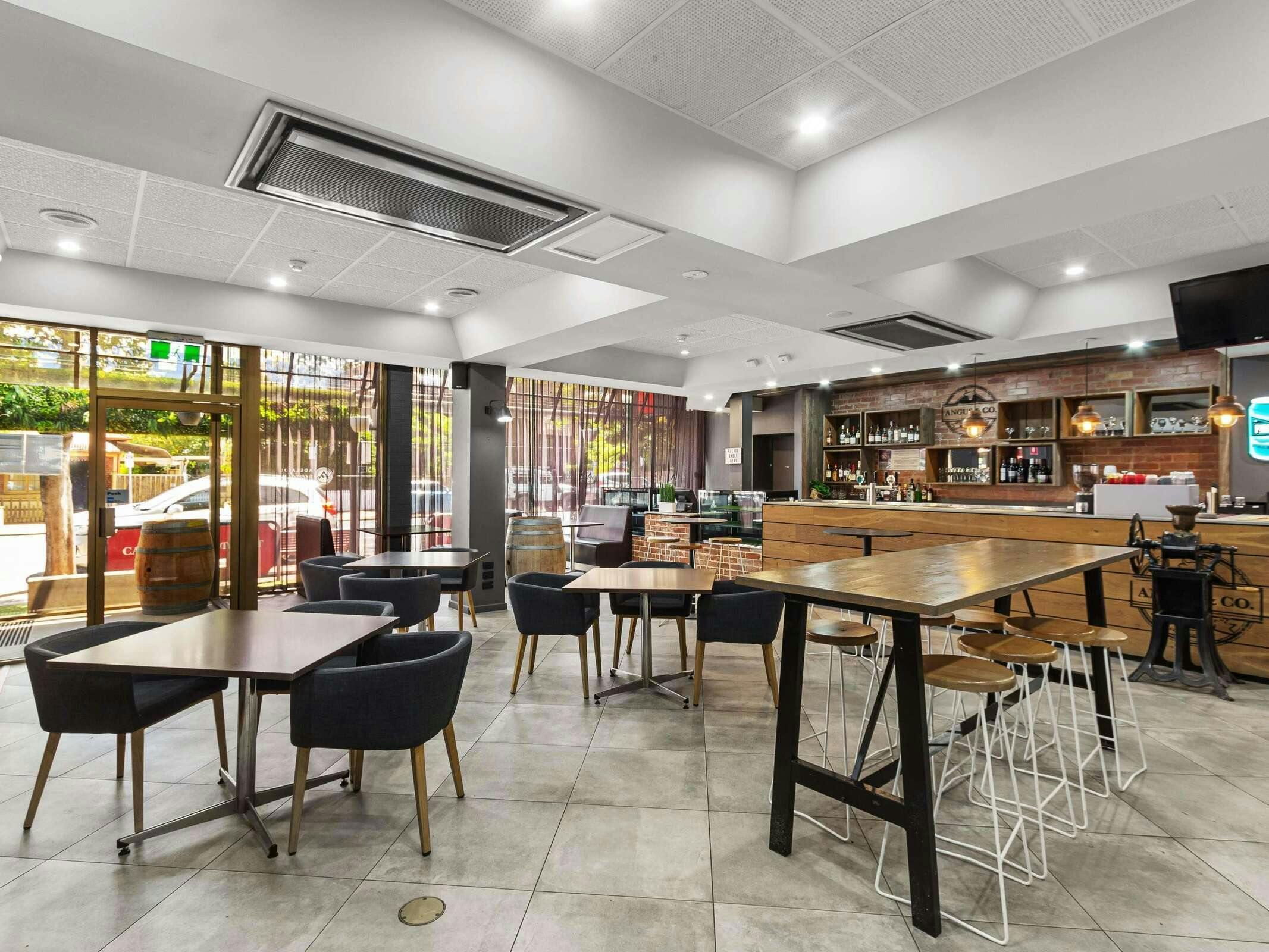 Hotel Mantra Meridien Adelaide photo 2