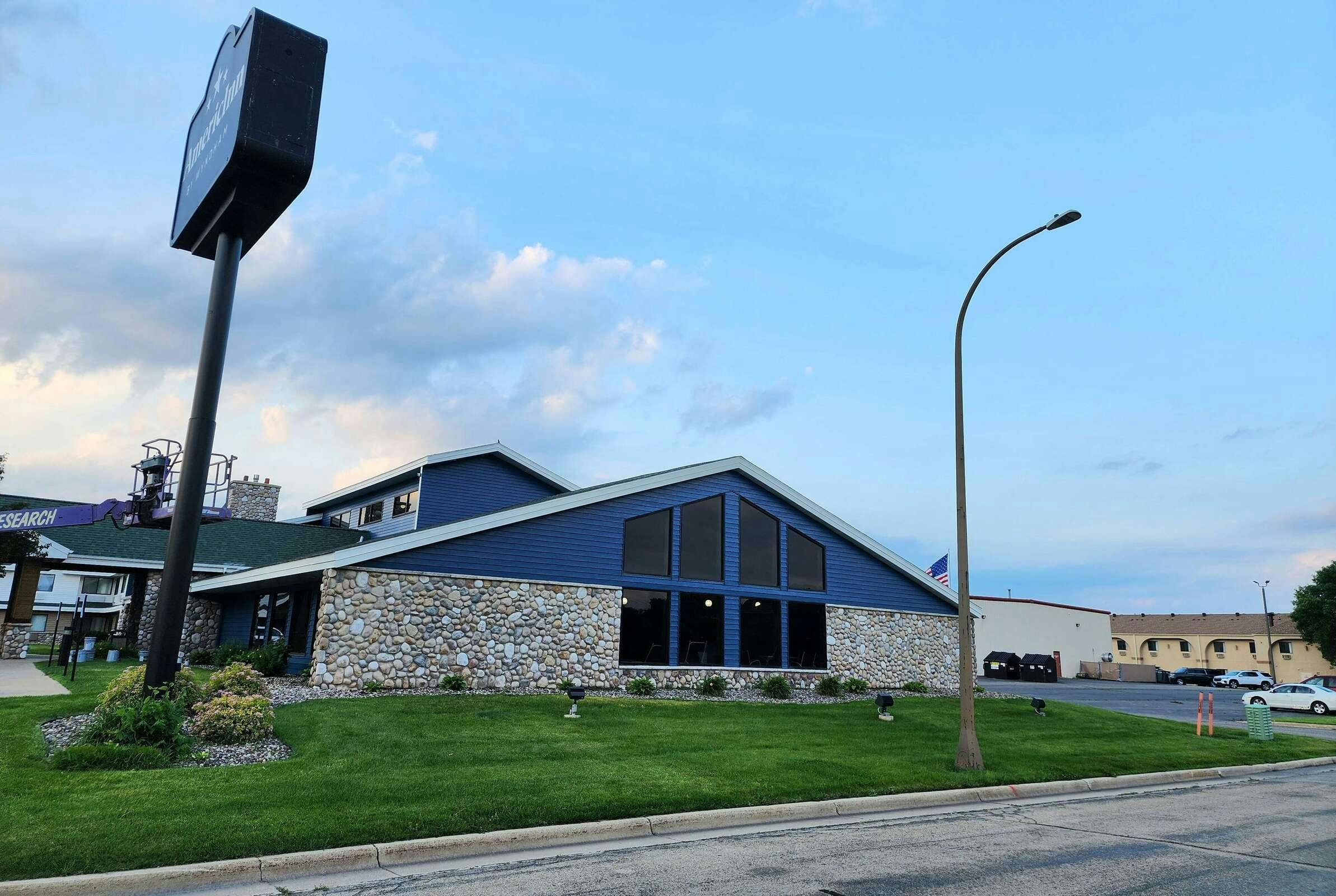 Hotel AmericInn Austin photo 1