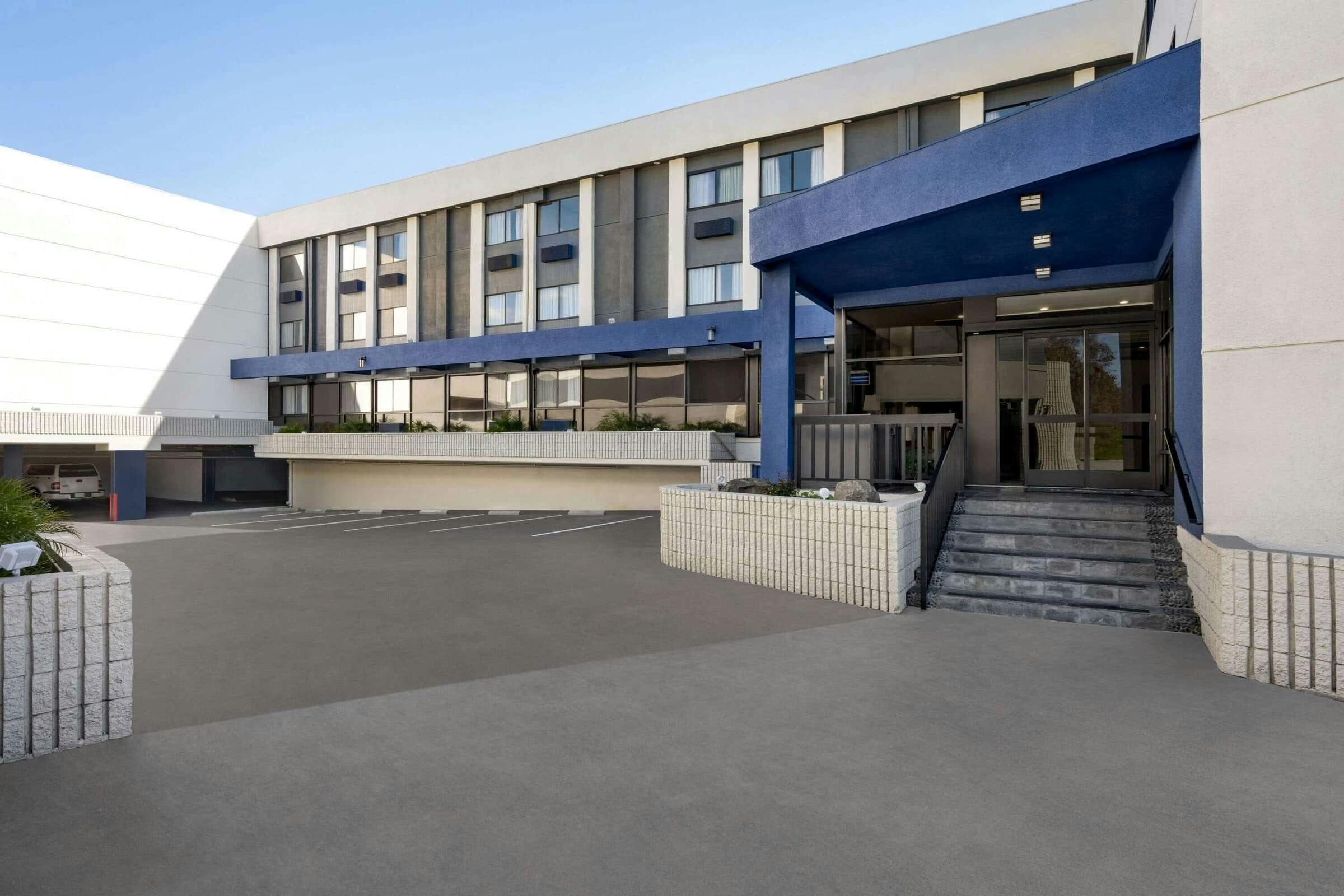 Baymont Monterey Park