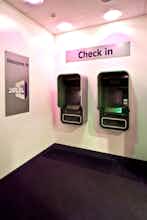 Hotel YOTEL London Heathrow photo 2