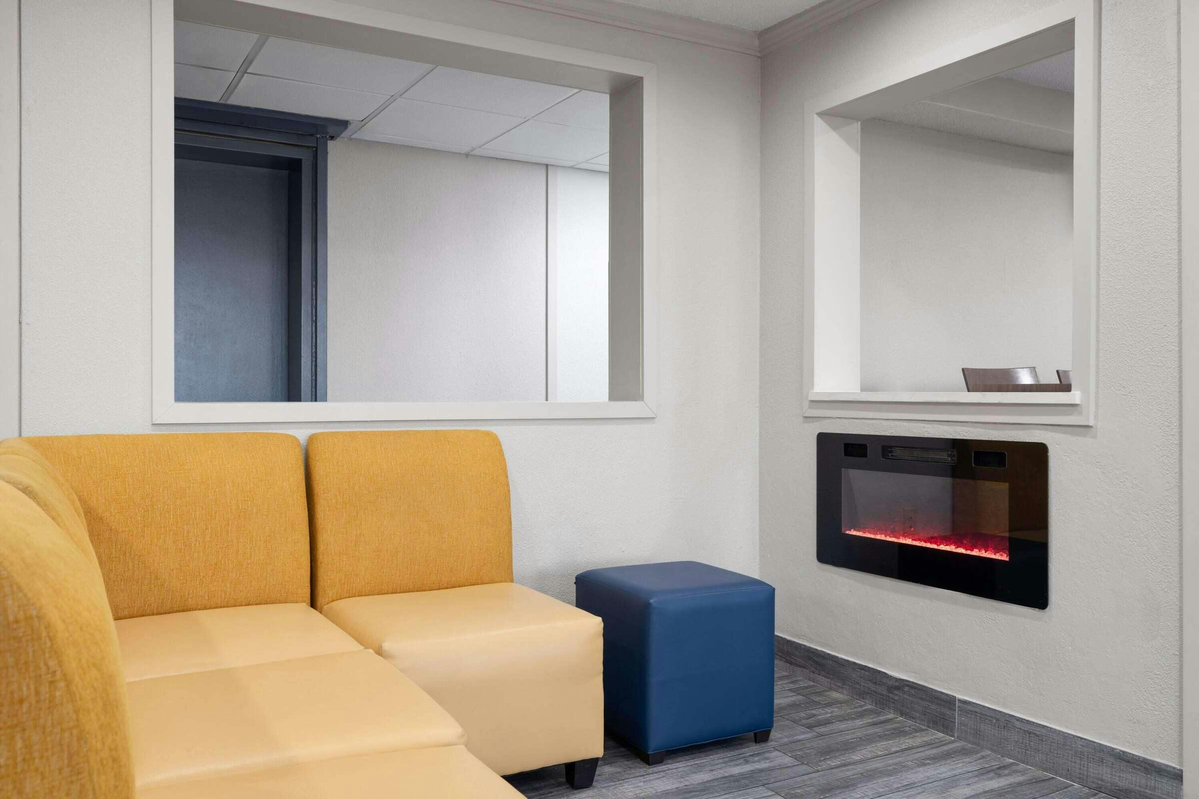 Hotel Days Inn Davenport photo 2