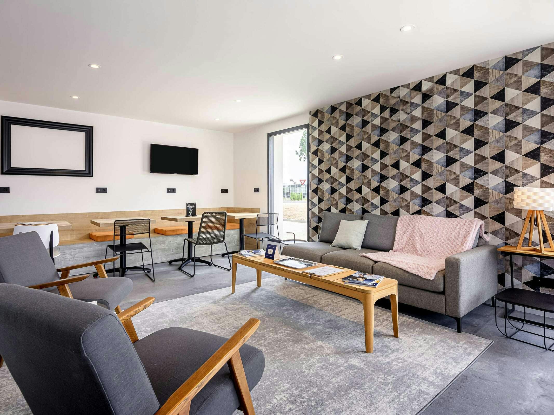 Hotel Ibis Dijon Sud photo 2