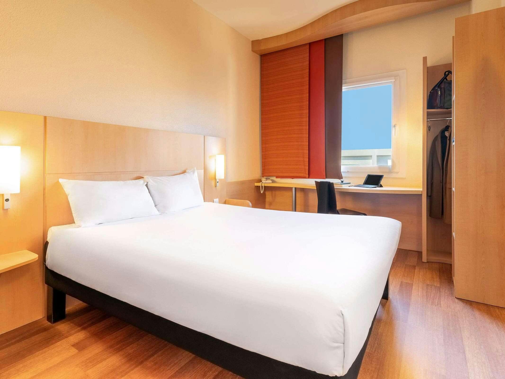 Hotel Ibis Madrid Calle Alcalá photo 3