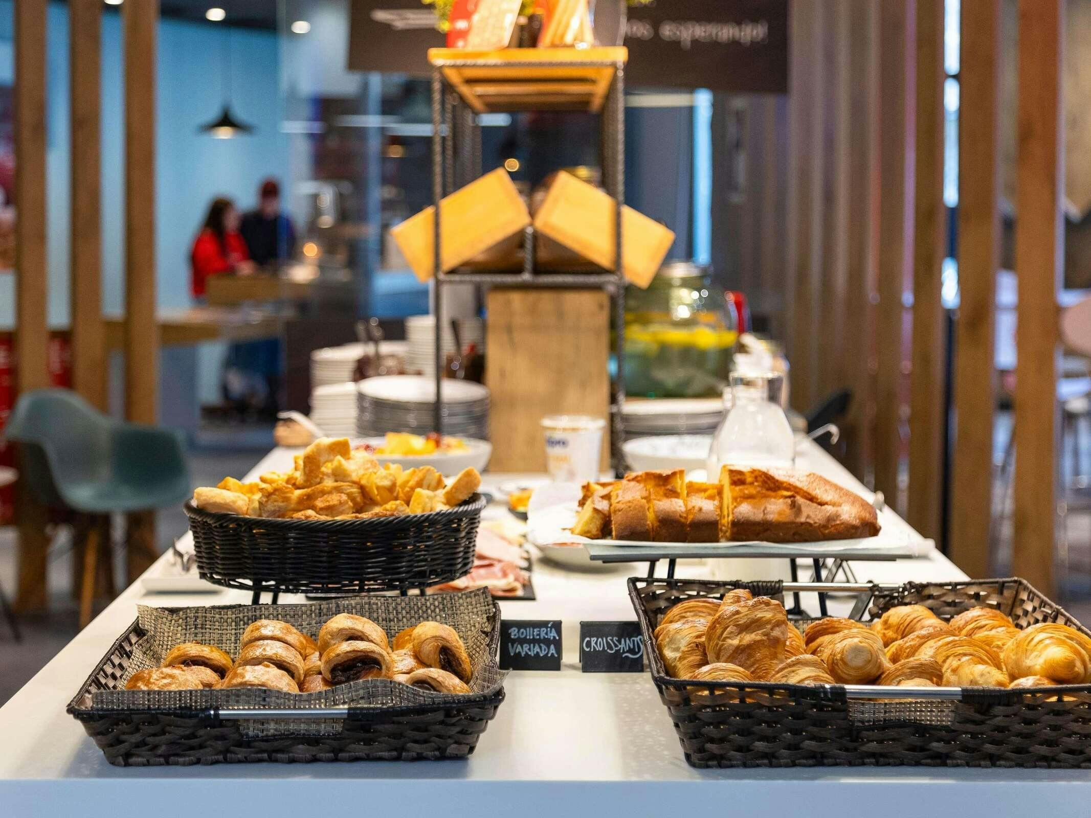 Hotel Ibis Bilbao Centro photo 2