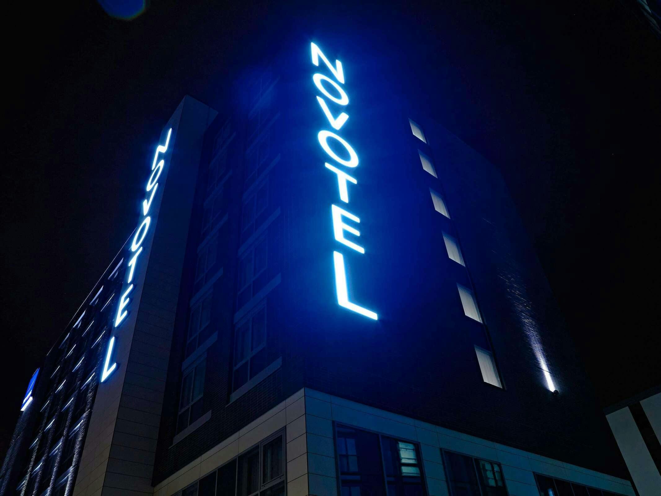 Hotel Novotel London Brentford photo 3