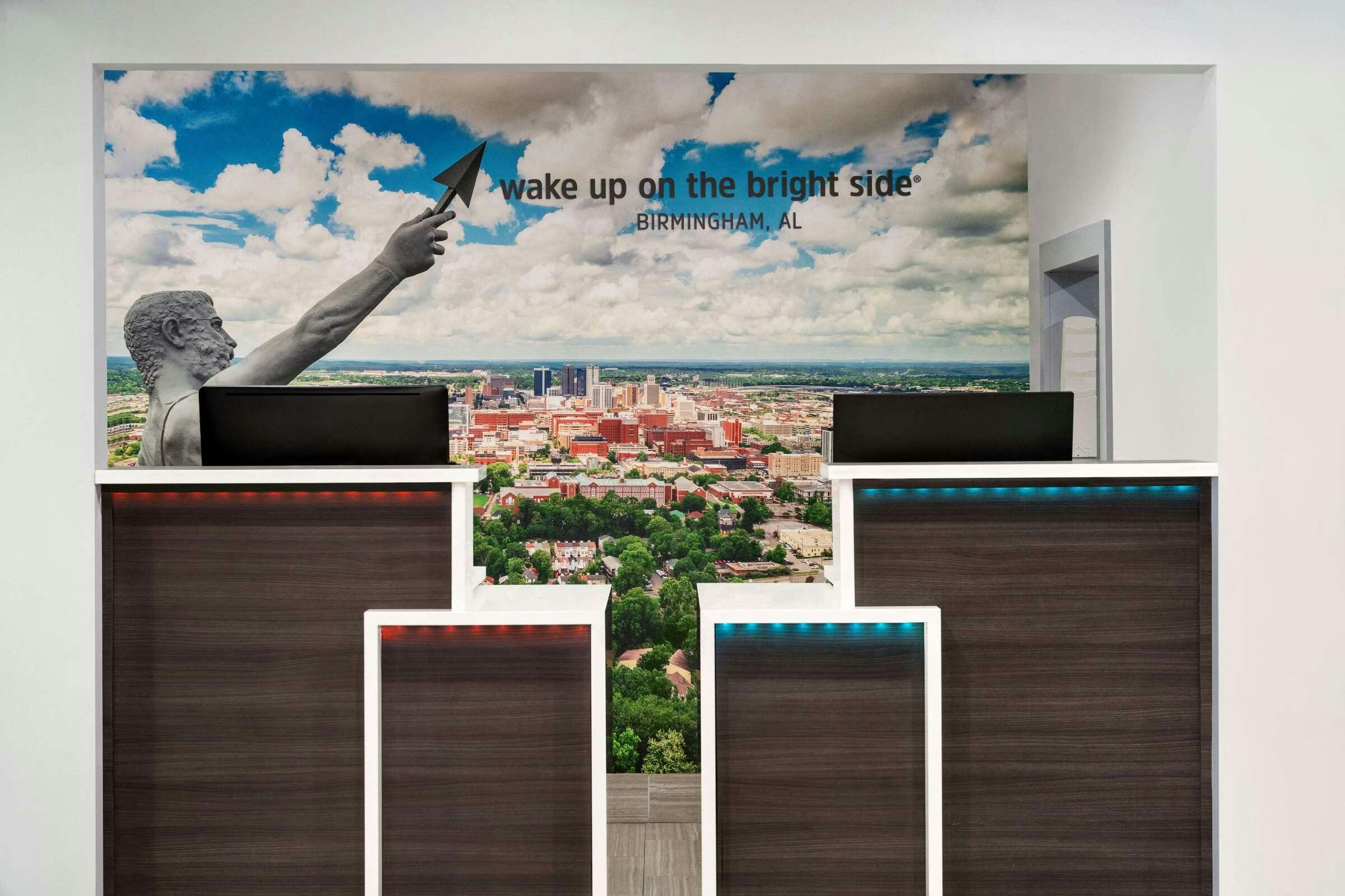 Hotel LaQuinta Birmingham Inverness photo 2