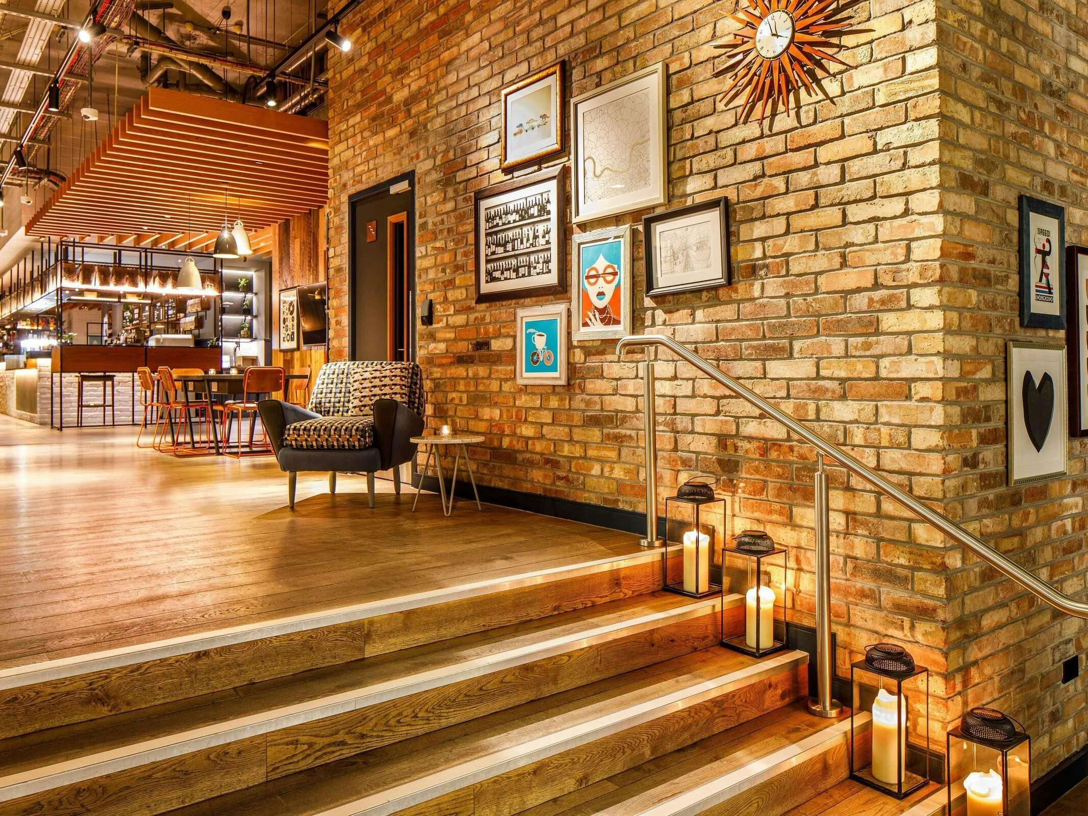 Hotel ibis London Canning Town photo 1