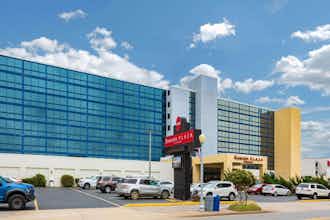 Hotel Ramada Plaza by Wyndham Virginia Beach photo 2