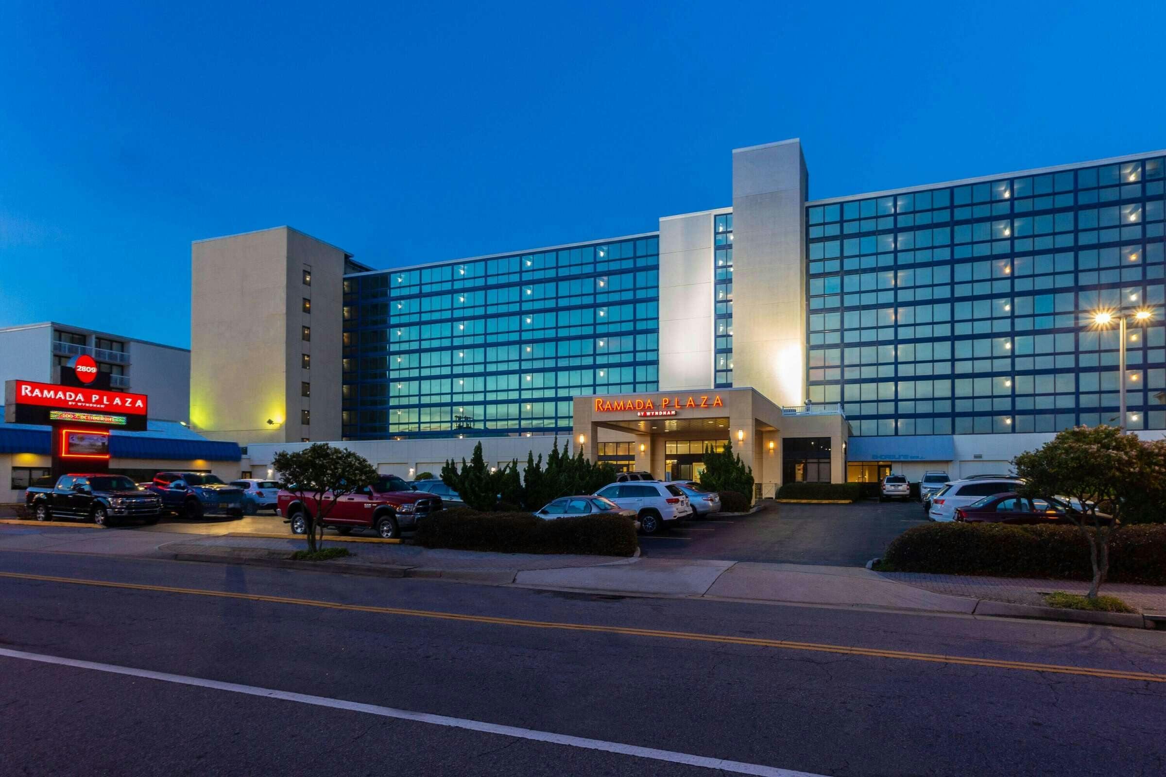 Hotel Ramada Plaza by Wyndham Virginia Beach photo 5