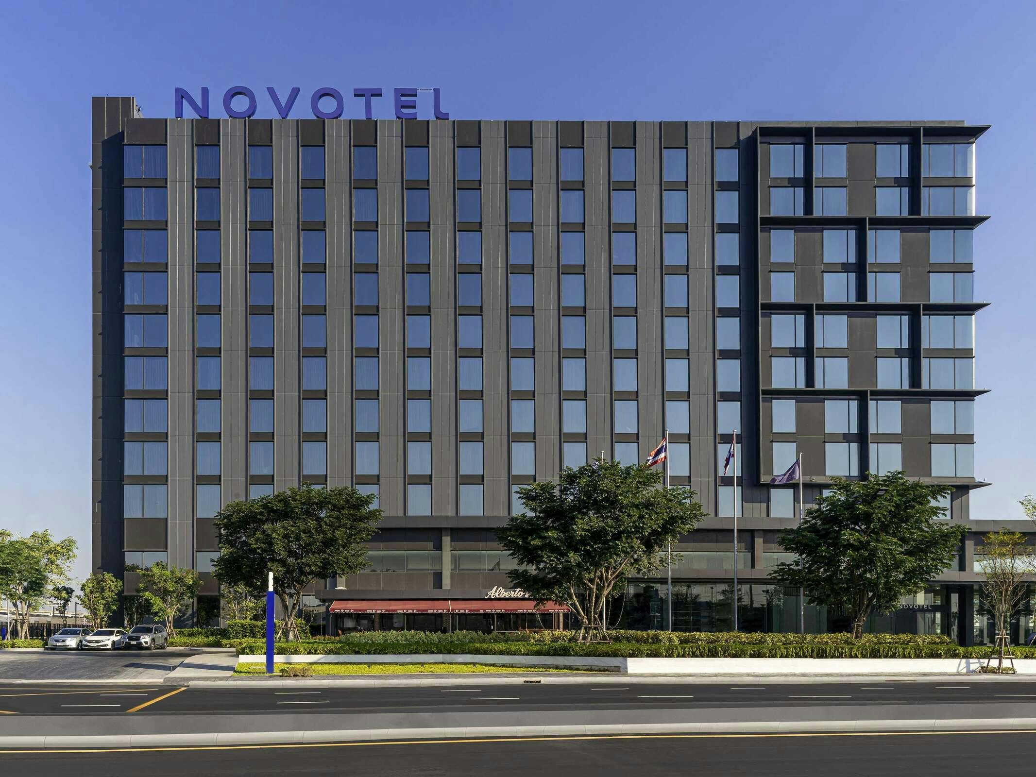 Hotel Novotel Bangkok Future Park Rangsit photo 1