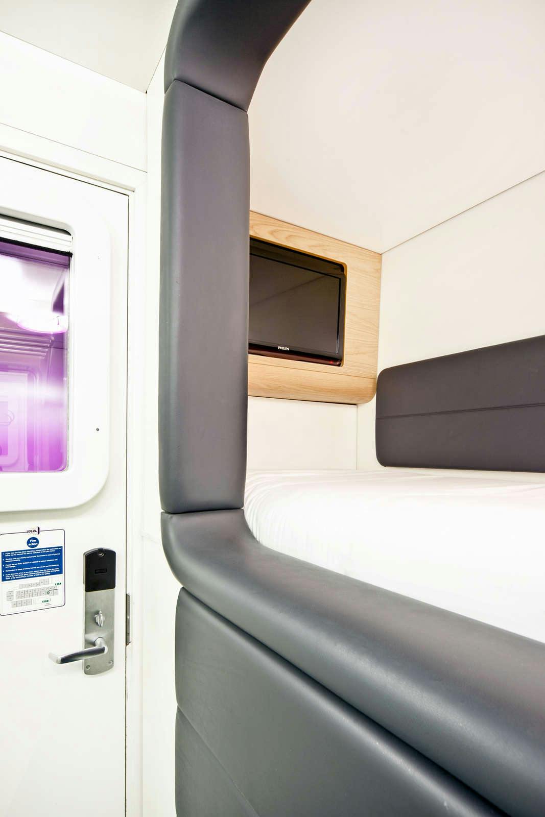 Hotel YOTEL London Heathrow photo 5