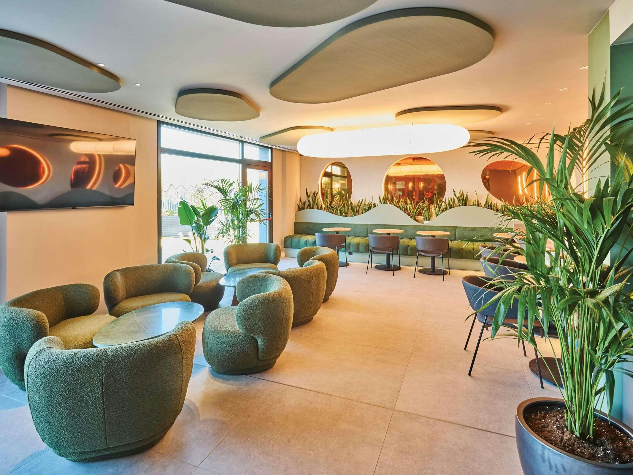 Hotel Ibis Styles Madrid Airport Valdebebas photo 4