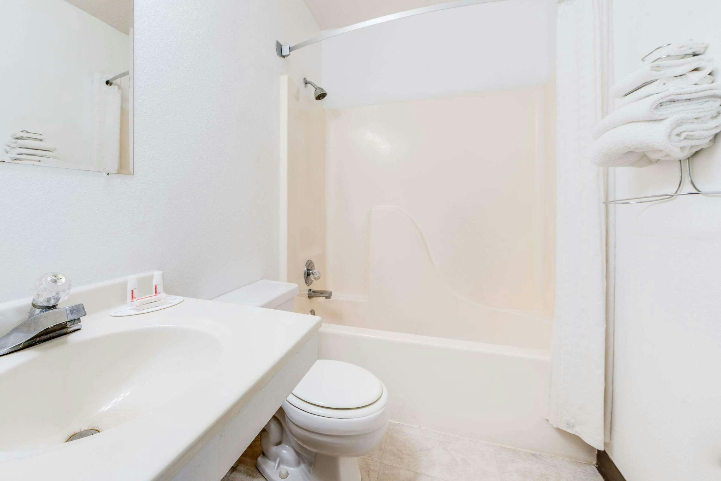 Hotel Super 8 Burlington photo 4