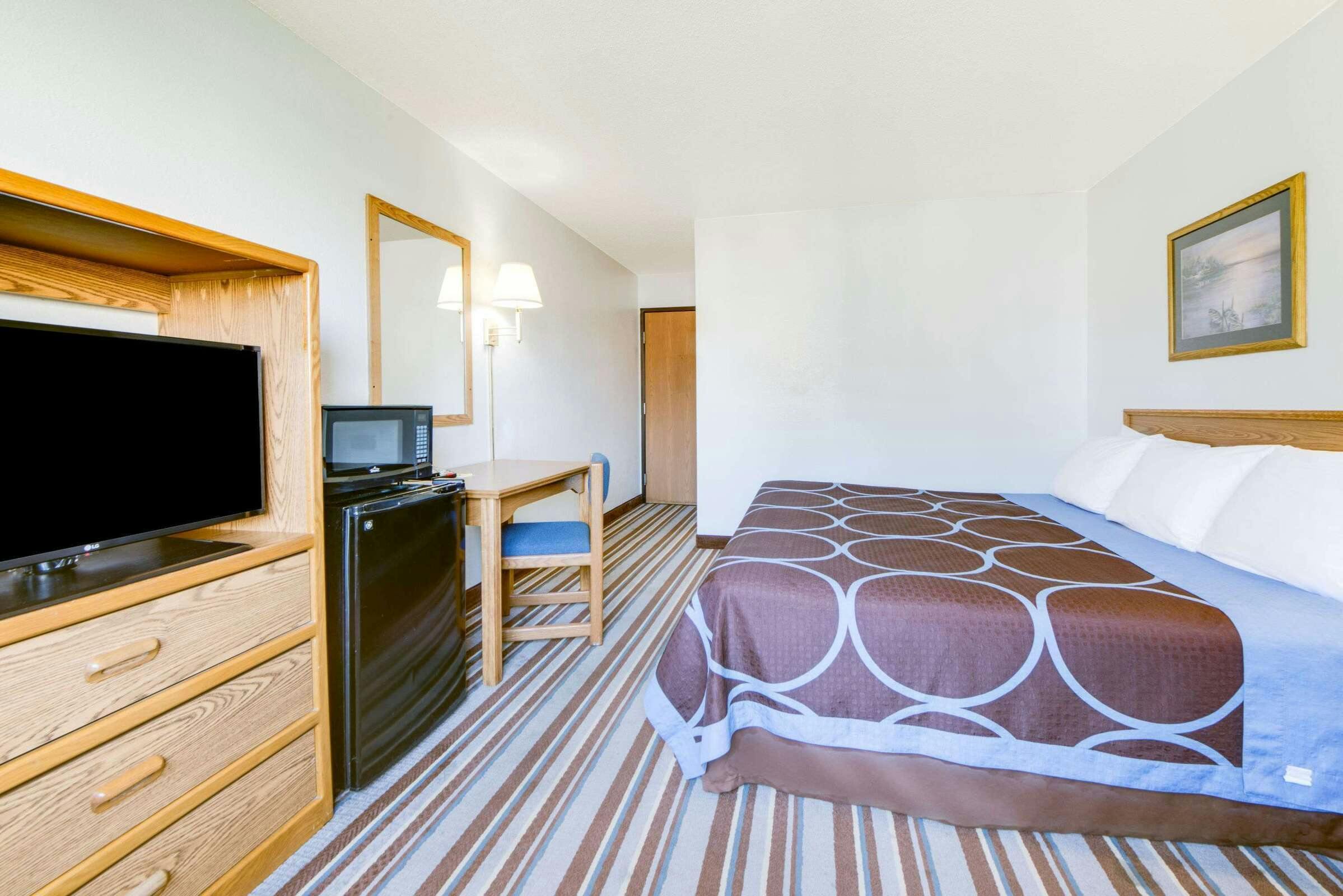 Hotel Super 8 Burlington photo 5