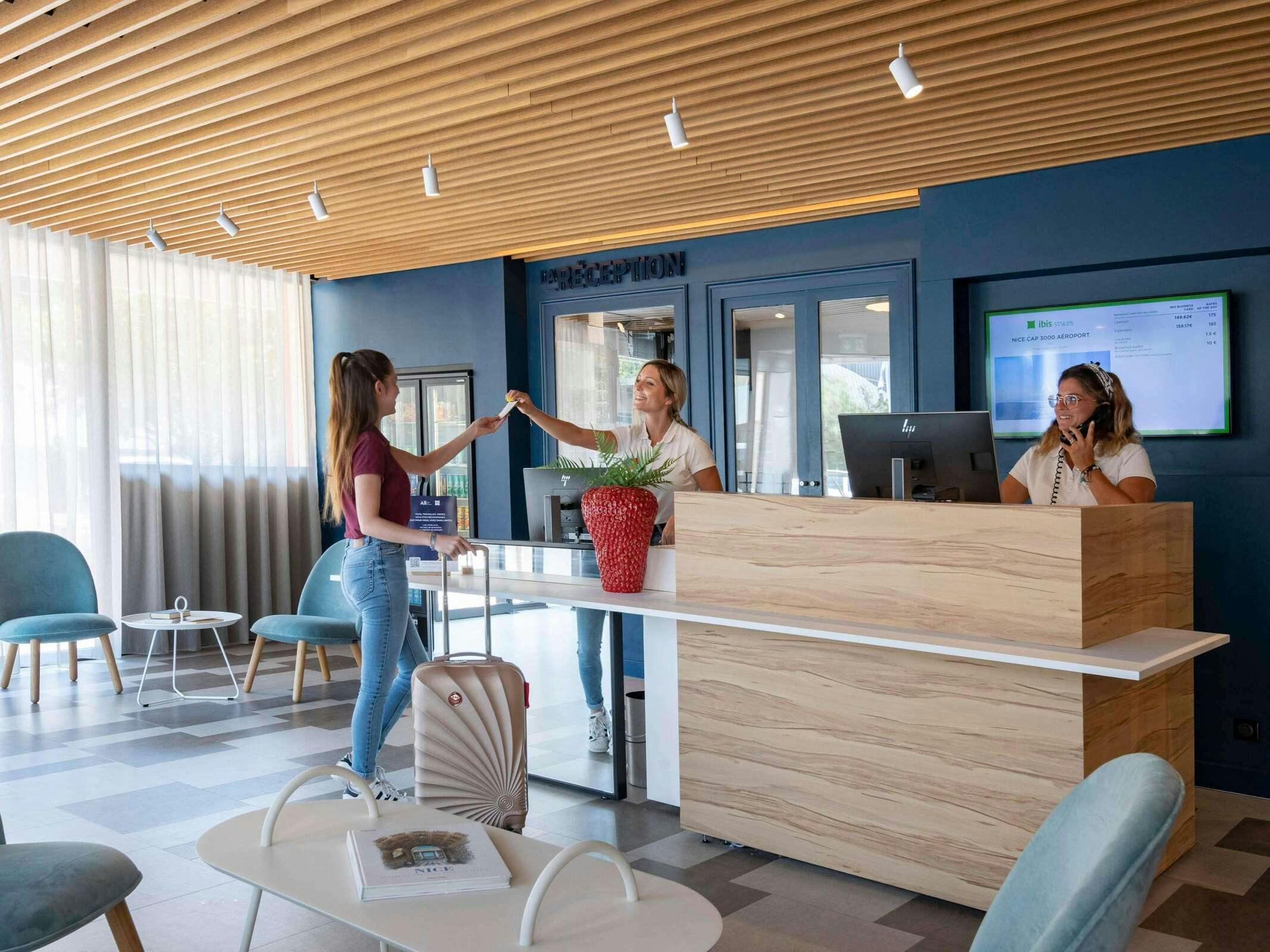 Hotel Ibis Styles Nice Cap 3000 Aéroport photo 1