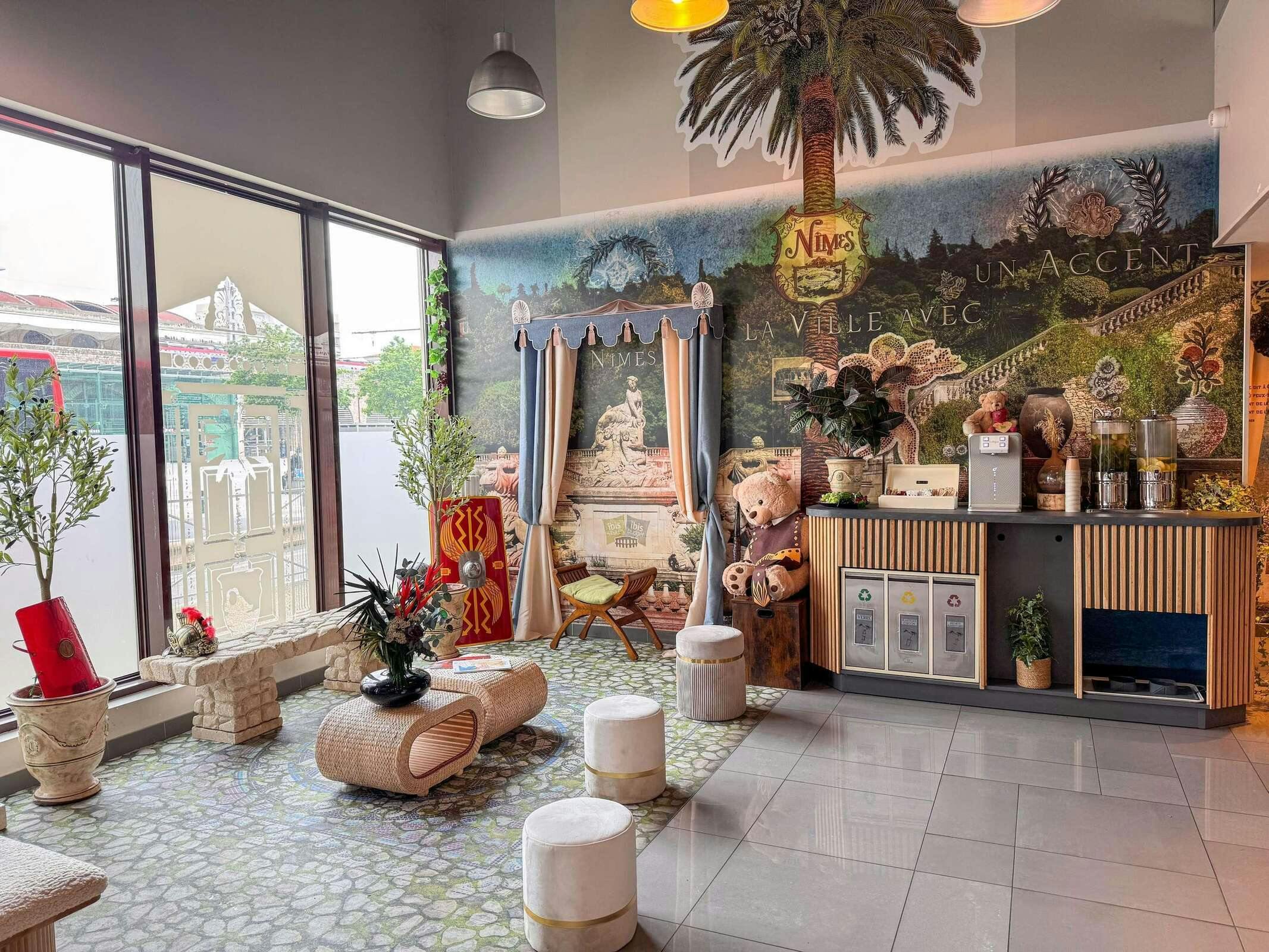 Hotel Ibis Styles Nîmes Gare Centre photo 2