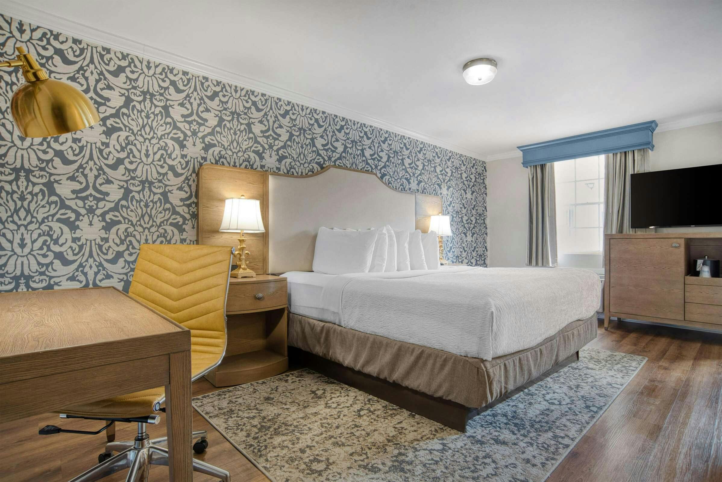 Best Western Plus French Quarter Landmark Hotel