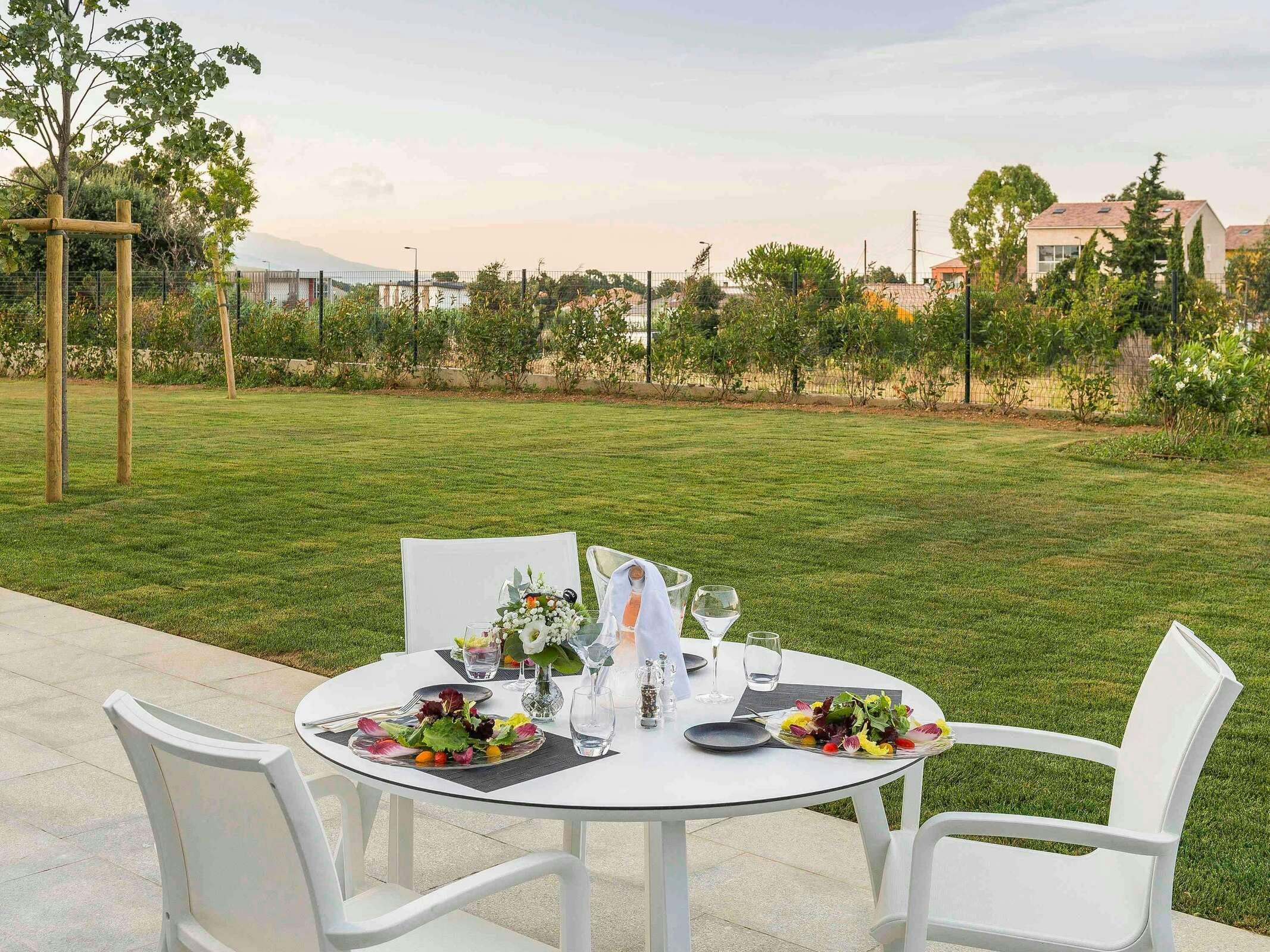 Hotel Hôtel Mercure Bastia Biguglia photo 2