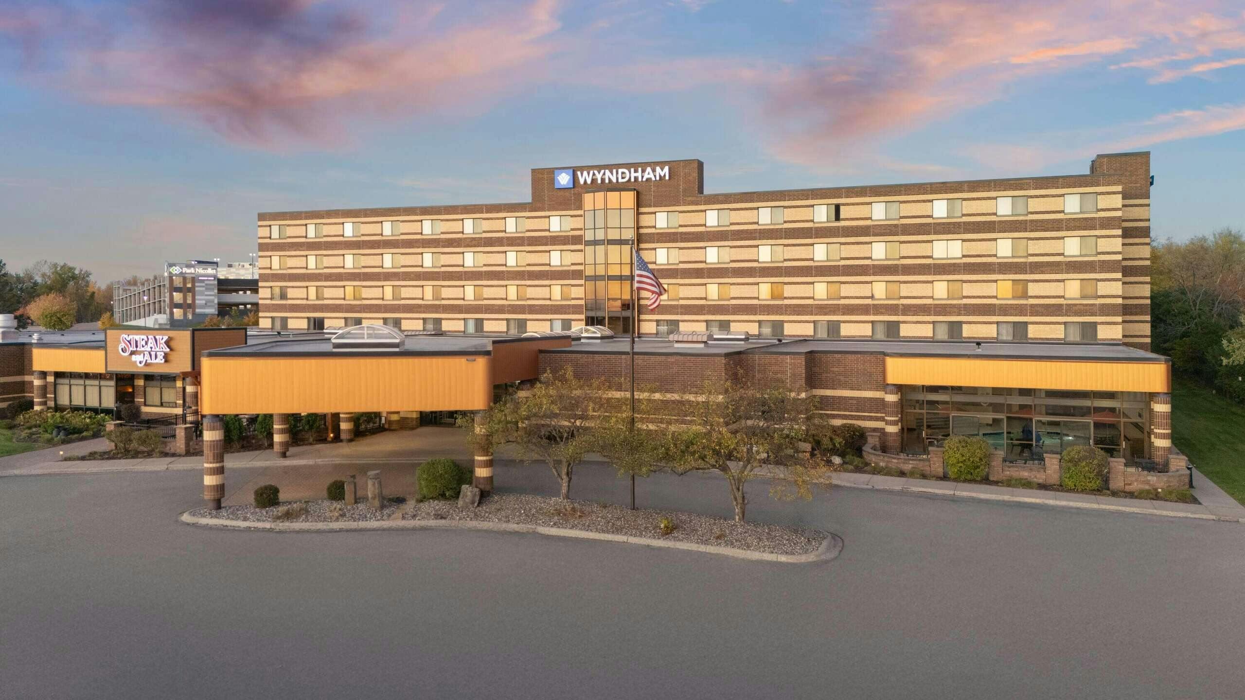 Hotel Wyndham Burnsville Minneapolis photo 4