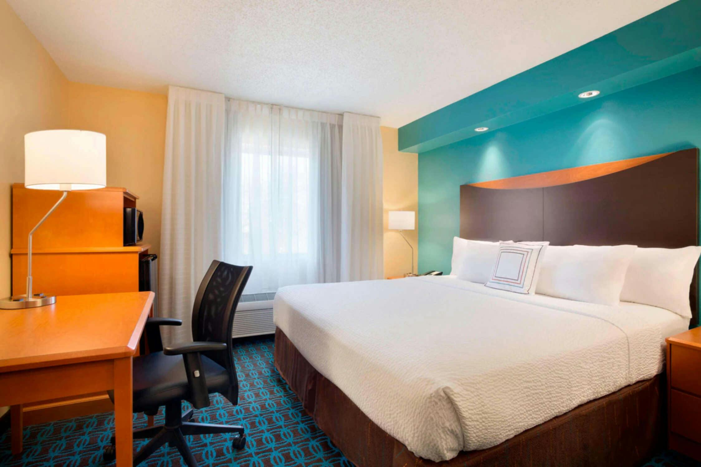 Hotel Fairfield Inn & Suites Fort Worth University Drive photo 1