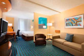Hotel Fairfield Inn & Suites Fort Worth University Drive photo 5