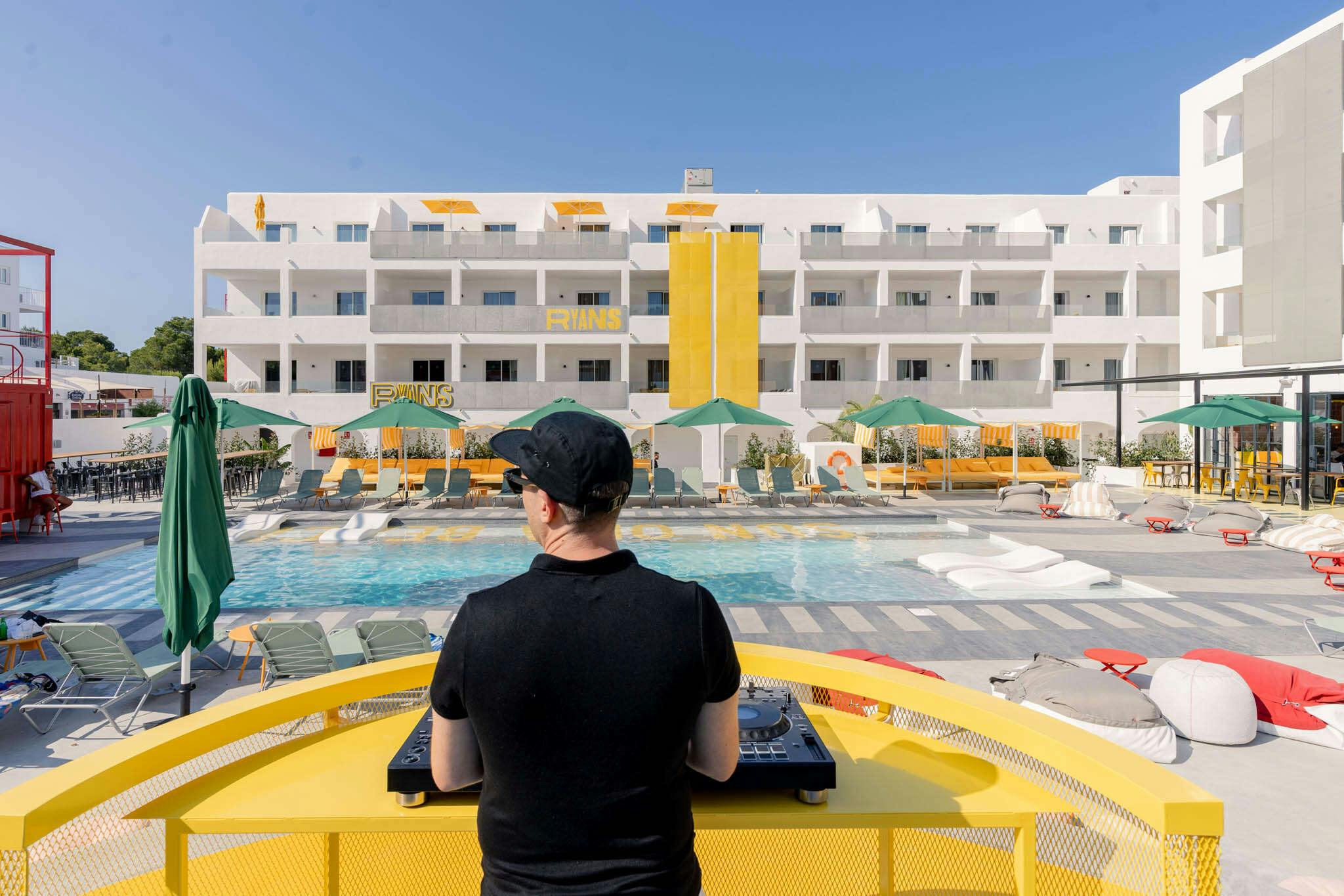 Hotel Ryans Lolas photo 1