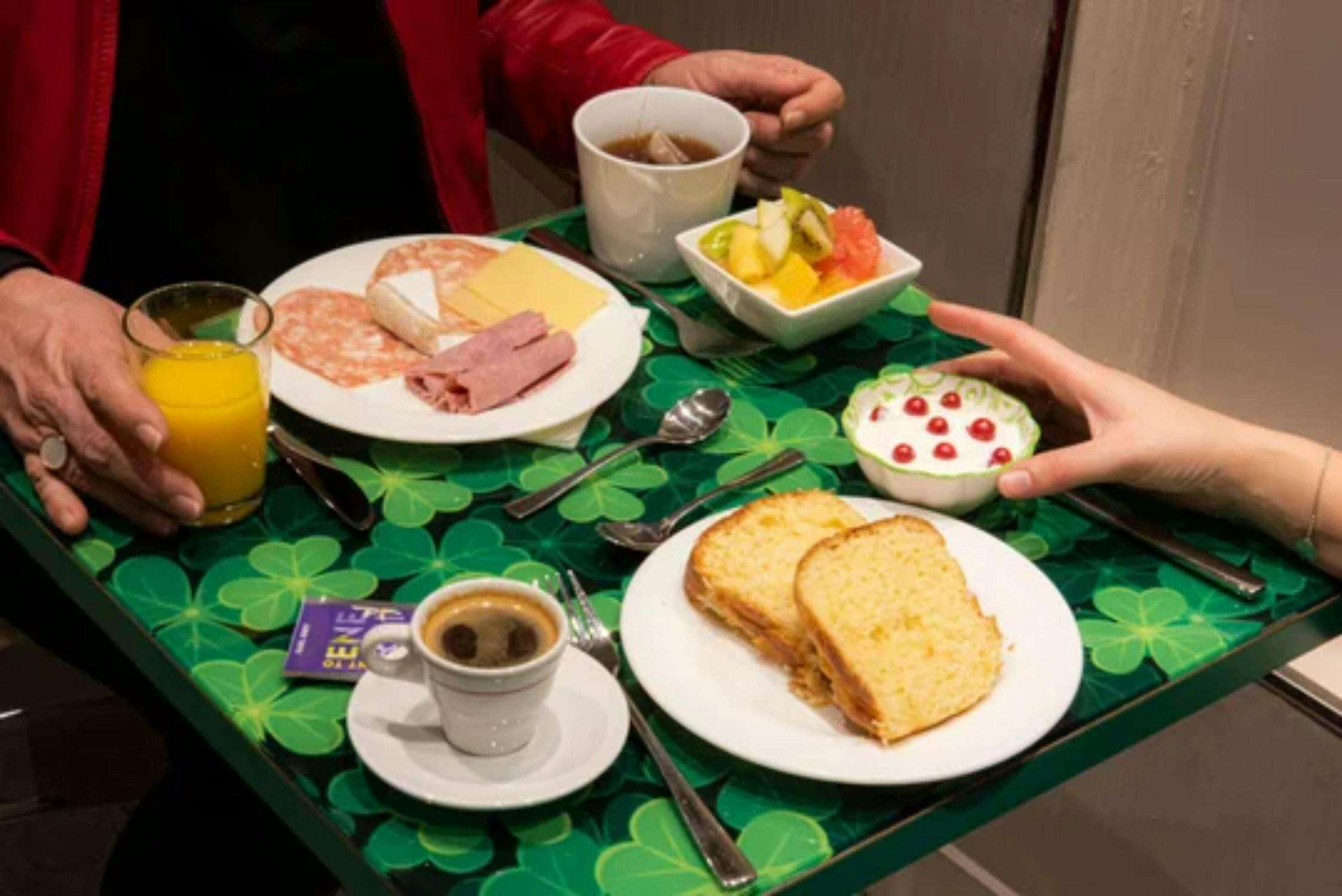 Hotel Jardins de Paris Montmartre photo 5