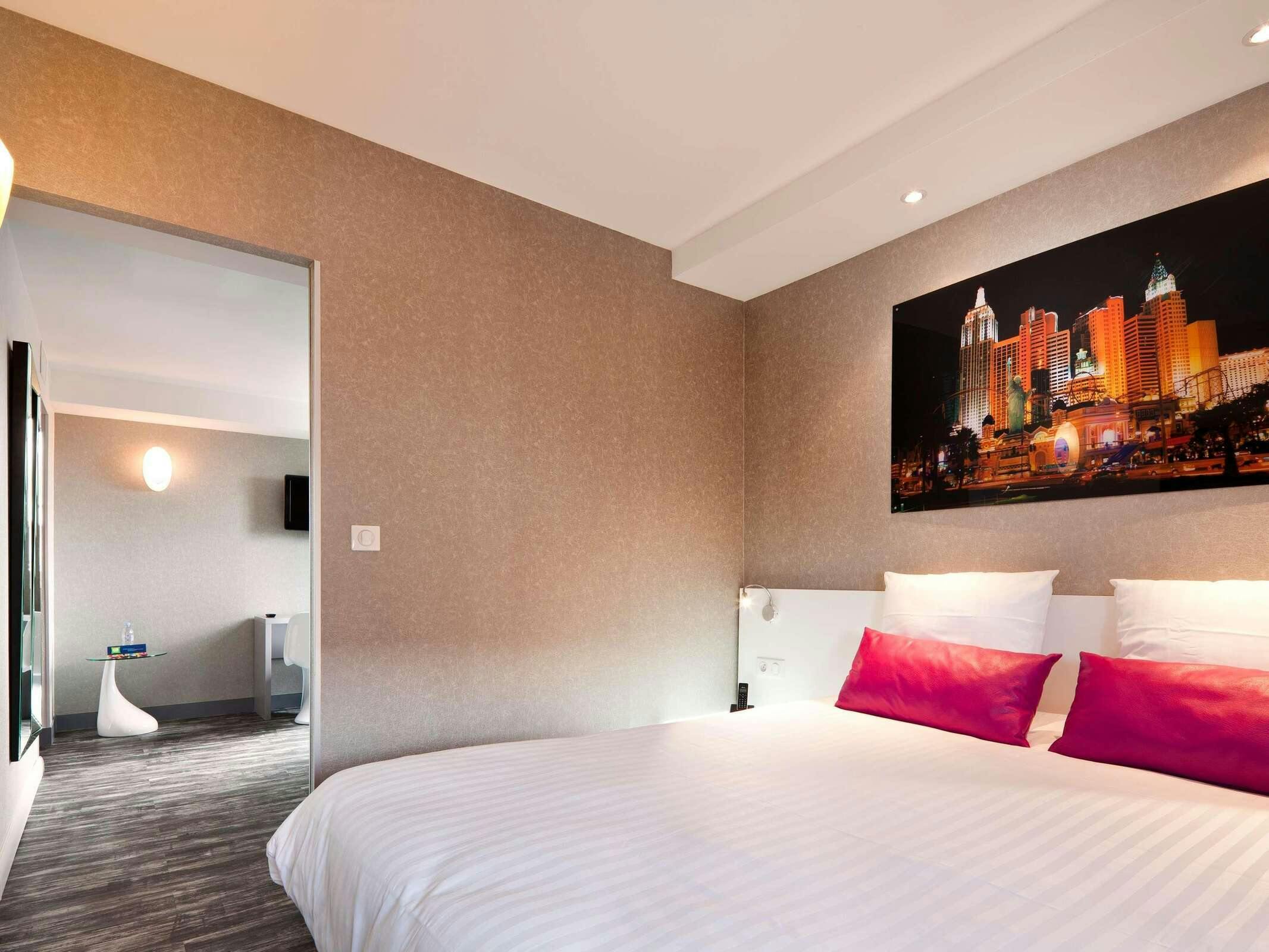 Hotel Ibis Styles Blois Centre Gare photo 4