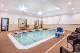 Hotel Holiday Inn Express & Suites Albany Airport Wolf Road By Ihg photo 2