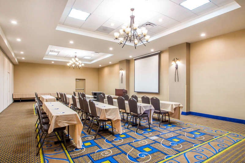 Hotel Holiday Inn Express & Suites Albany Airport Wolf Road By Ihg photo 3