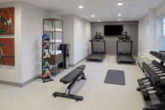 Hotel Holiday Inn Express St. Albans By Ihg photo 4