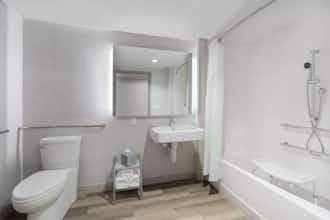 Hotel Holiday Inn Express St. Albans By Ihg photo 5