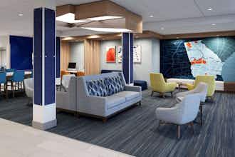 Hotel Holiday Inn Express & Suites Chicago West Oak Park By Ihg photo 2