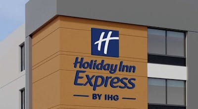 Holiday Inn Express & Suites Chicago West Oak Park By Ihg