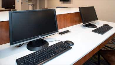 Hotel Holiday Inn Express Cincinnati West By Ihg photo 5