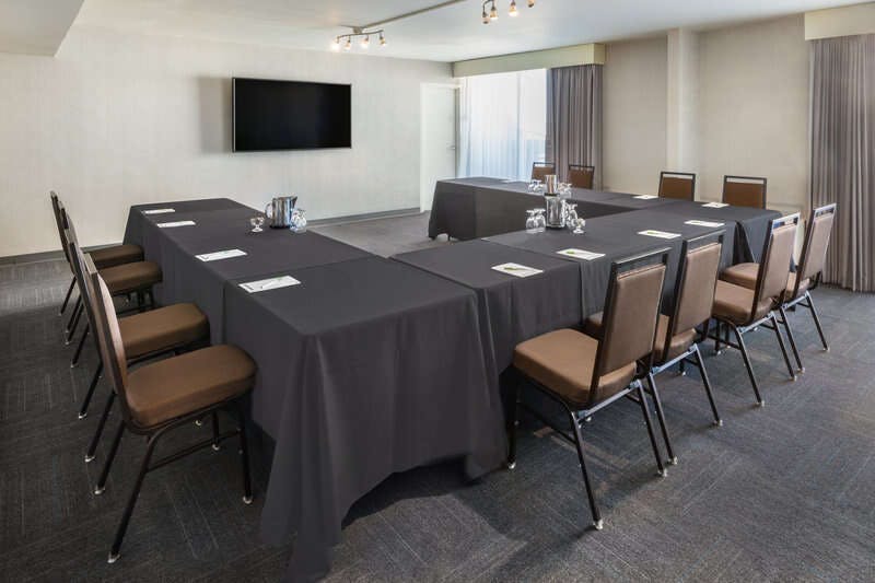Hotel Holiday Inn DENVER EAST by IHG photo 1