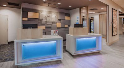 Holiday Inn Express Fall River North By Ihg