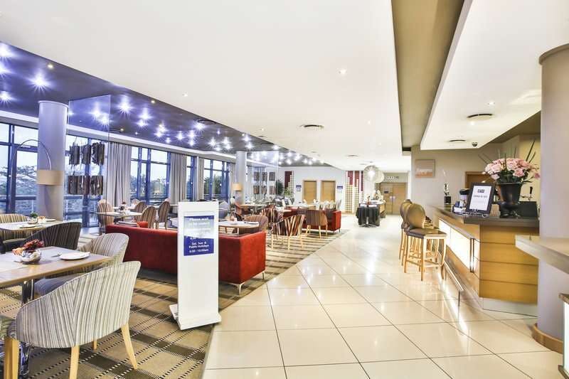 Hotel Holiday Inn Express Sandton Woodmead By Ihg photo 3