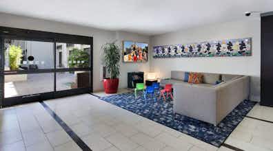 Hotel Holiday Inn & Suites Anaheim (1 Blk/Disneyland®) By Ihg photo 2