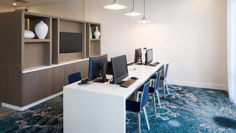 Hotel Holiday Inn Express & Suites Orlando At Seaworld By Ihg photo 4