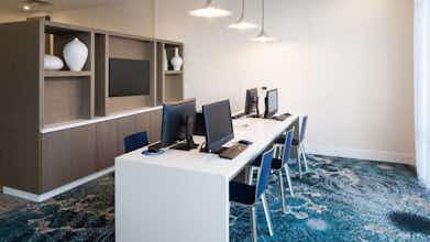 Hotel Holiday Inn Express & Suites Orlando At Seaworld By Ihg photo 4