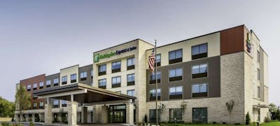 Holiday Inn Express & Suites Milwaukee – West Allis By Ihg