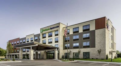 Holiday Inn Express & Suites Milwaukee – West Allis By Ihg