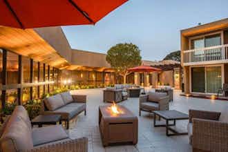 Hotel Holiday Inn Oxnard Ventura By Ihg photo 3