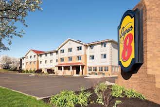 Hotel Super 8 Akron Green Uniontown photo 1